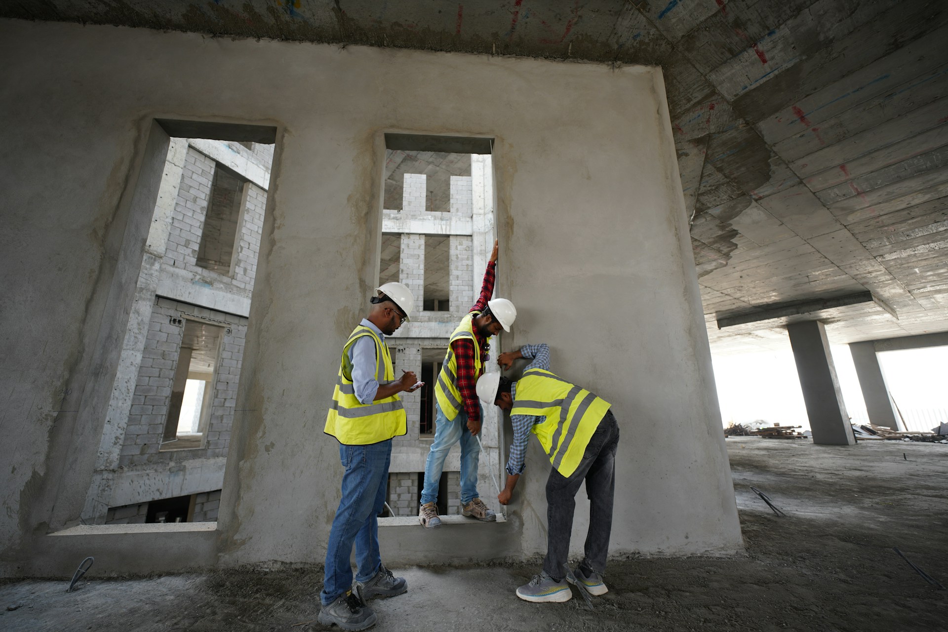 construction staff image